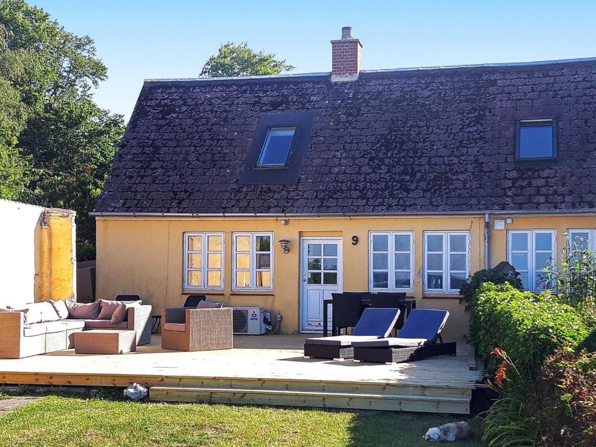 4 Person Holiday Home In Bandholm Екстериор снимка